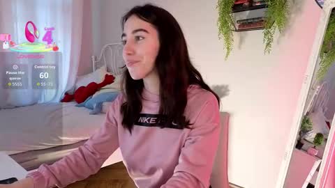 Bella online show from 09/08/25, 03:44