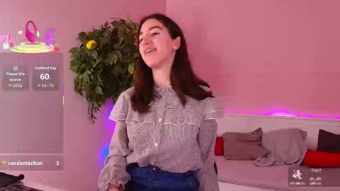 Bella online show from 09/10/25, 03:56