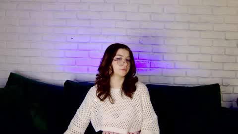 Snapshot of bellebellerose chatting on 02/19/25, 01:28 BelleBellerose online show from 02/19/25, 01:28