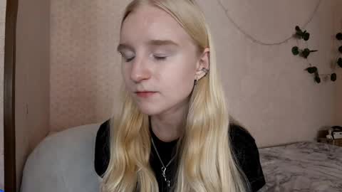 Snapshot of bellemellody chatting on 06/07/26, 05:22 bellemellody online show from 06/07/26, 05:22