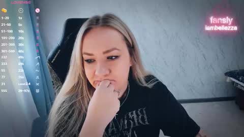 Your Annabelle Wolf  online show from 02/11/26, 09:58