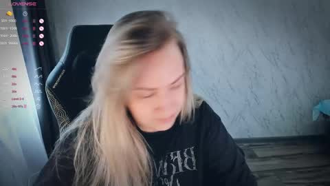 Snapshot of bellezza_ chatting on 05/26/26, 02:46 Your Annabelle Wolf online show from 05/26/26, 02:46