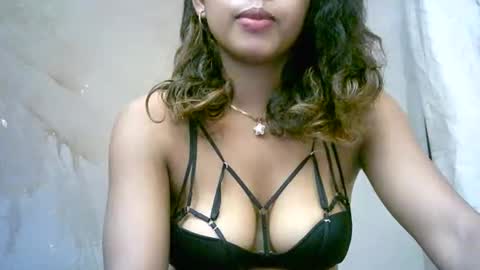 Snapshot of bellibellah chatting on 02/25/26, 12:37 BelliBellah online show from 02/25/26, 12:37