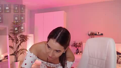 Bella online show from 09/23/25, 01:08