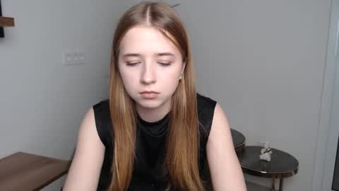 bellochka_ online show from 12/04/25, 01:09