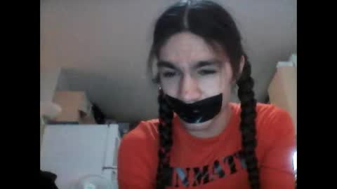 Belle online show from 10/16/25, 12:22