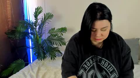 LinaBoo online show from 10/21/25, 11:22