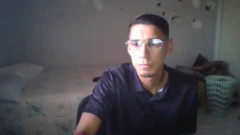 Snapshot of belz2346 chatting on 09/25/25, 04:43 belz2346 online show from 09/25/25, 04:43