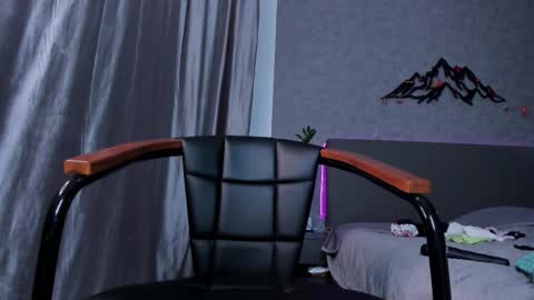 A girl from your  dreams online show from 11/29/25, 04:32