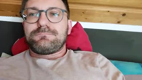 Snapshot of ben00189 chatting on 09/14/25, 02:05 ben00189 online show from 09/14/25, 02:05