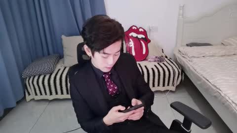 Snapshot of ben705676 chatting on 11/08/25, 01:11 Ben online show from 11/08/25, 01:11