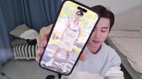 Snapshot of ben705676 chatting on 11/26/25, 01:01 Ben online show from 11/26/25, 01:01