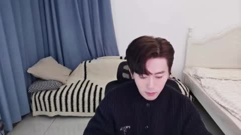 Snapshot of ben705676 chatting on 11/28/25, 01:47 Ben online show from 11/28/25, 01:47