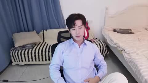 Snapshot of ben705676 chatting on 12/05/25, 01:42 Ben online show from 12/05/25, 01:42