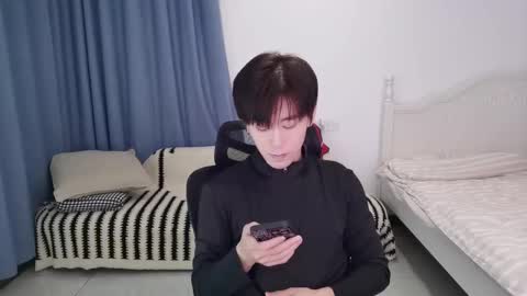 Snapshot of ben705676 chatting on 12/14/25, 04:12 Ben online show from 12/14/25, 04:12