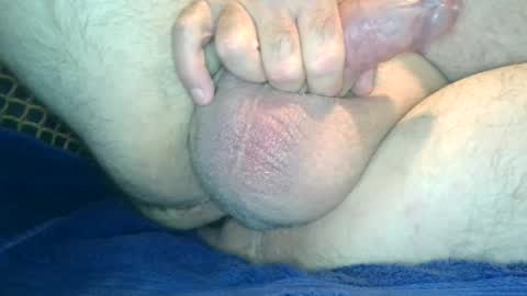 Snapshot of benawhile chatting on 12/15/24, 01:32 benawhile online show from 12/15/24, 01:32