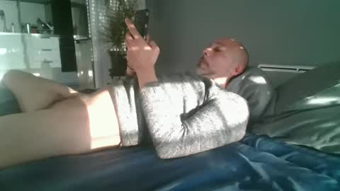 Snapshot of benbare13 chatting on 01/13/25, 03:47 benbare13 online show from 01/13/25, 03:47