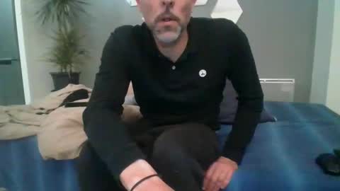 Snapshot of benbare13 chatting on 01/15/25, 10:02 benbare13 online show from 01/15/25, 10:02