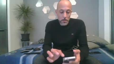 Snapshot of benbare13 chatting on 01/21/25, 06:55 benbare13 online show from 01/21/25, 06:55