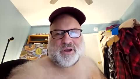 Snapshot of bendavewill chatting on 12/17/25, 08:53 Bendavewill online show from 12/17/25, 08:53