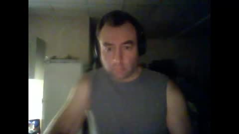 Snapshot of bengi1984 chatting on 12/30/24, 02:20 Robert 1984 online show from 12/30/24, 02:20