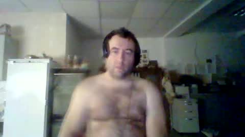 Snapshot of bengi1984 chatting on 02/19/25, 01:29 Robert 1984 online show from 02/19/25, 01:29