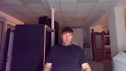 Robert  1984 online show from 10/26/25, 03:56