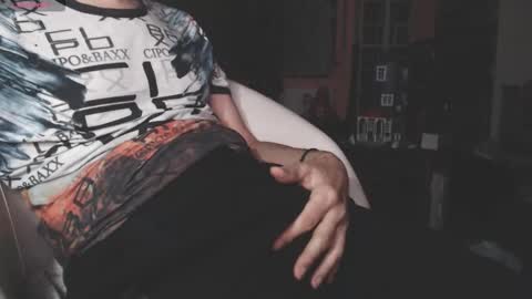 benijamin online show from 11/23/25, 10:31