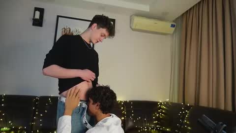 Snapshot of benjamin_ar chatting on 12/18/25, 11:27 benjamin_ar online show from 12/18/25, 11:27