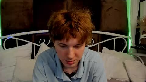 Snapshot of benjamin_harris chatting on 05/27/26, 04:15 Benjamin online show from 05/27/26, 04:15