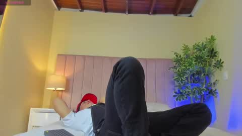 BENJAMIN online show from 02/23/25, 01:13