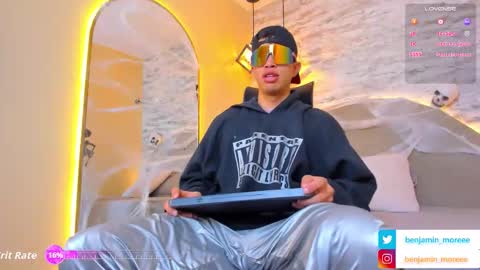 BENJAMIN online show from 10/17/25, 01:46