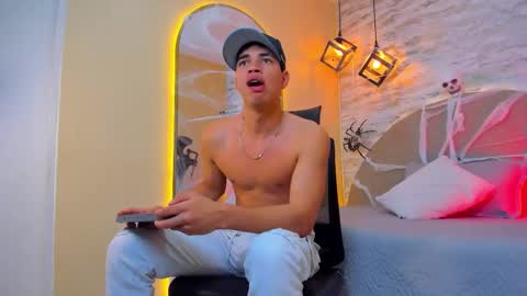 BENJAMIN online show from 10/20/25, 03:56