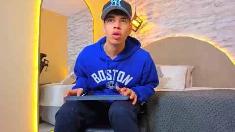 BENJAMIN online show from 11/04/25, 01:10