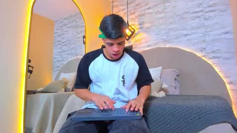 BENJAMIN online show from 11/20/25, 01:22