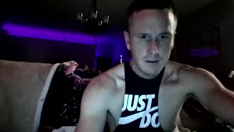 Snapshot of bennyc04041987 chatting on 09/21/25, 08:38 BennyC online show from 09/21/25, 08:38