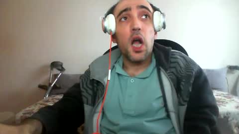 bentish online show from 12/30/24, 09:16