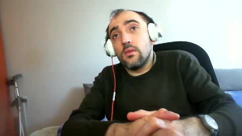 bentish online show from 02/13/25, 06:09