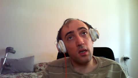 Snapshot of bentish chatting on 06/26/26, 07:57 bentish online show from 06/26/26, 07:57