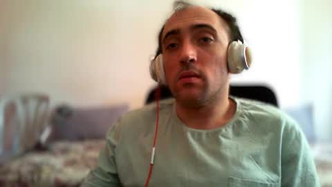 Snapshot of bentish chatting on 07/25/26, 06:55 bentish online show from 07/25/26, 06:55