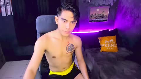 Snapshot of bentlyfuck chatting on 12/16/24, 01:32 bentlyfuck online show from 12/16/24, 01:32