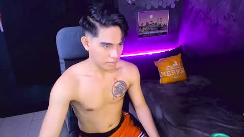 Snapshot of bentlyfuck chatting on 12/16/24, 07:43 bentlyfuck online show from 12/16/24, 07:43