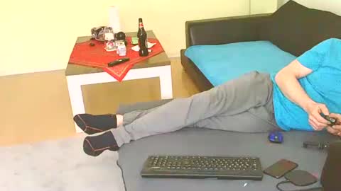 Benutzmich0800 online show from 12/25/24, 01:09