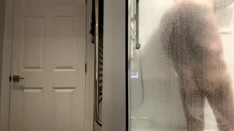 Snapshot of benz10001 chatting on 02/06/25, 12:37 benz10001 online show from 02/06/25, 12:37