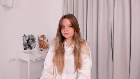 Julie online show from 04/18/26, 06:23