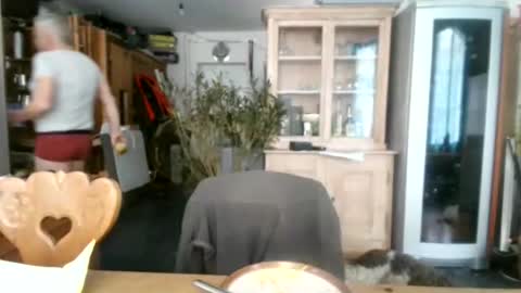 Snapshot of berg_boy chatting on 02/06/25, 11:54 Martin online show from 02/06/25, 11:54