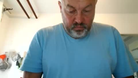 Snapshot of berg_boy chatting on 09/27/25, 08:41 Martin online show from 09/27/25, 08:41