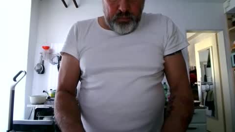 Snapshot of berg_boy chatting on 11/08/25, 09:20 Martin online show from 11/08/25, 09:20