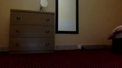 tixxie  online show from 03/08/25, 04:56