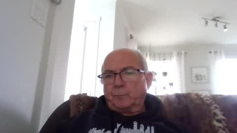 bernard1102 online show from 10/26/25, 03:51